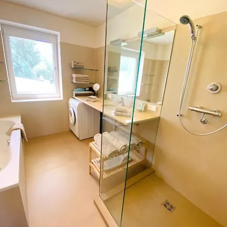 Apartment Mit Seesicht Und Hotelservices *